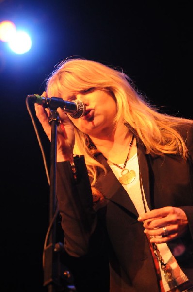 Paula Nelson at the Help Austin Help Haiti Benefit, Austin Music Hall