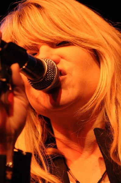 Paula Nelson at the Help Austin Help Haiti Benefit, Austin Music Hall