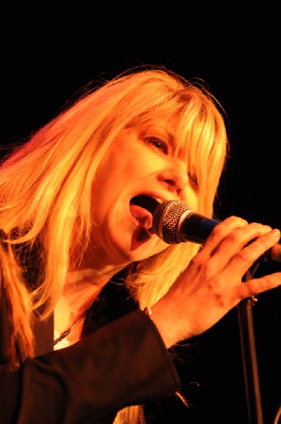 Paula Nelson at the Help Austin Help Haiti Benefit, Austin Music Hall