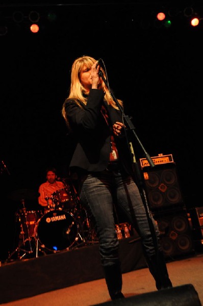 Paula Nelson at the Help Austin Help Haiti Benefit, Austin Music Hall