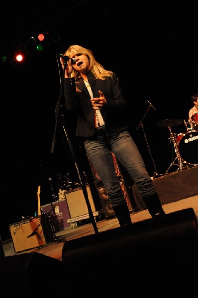 Paula Nelson at the Help Austin Help Haiti Benefit, Austin Music Hall