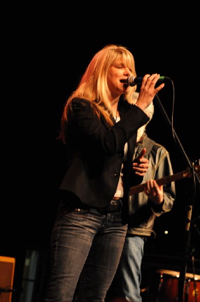 Paula Nelson at the Help Austin Help Haiti Benefit, Austin Music Hall