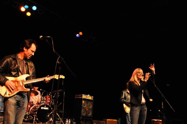 Paula Nelson at the Help Austin Help Haiti Benefit, Austin Music Hall