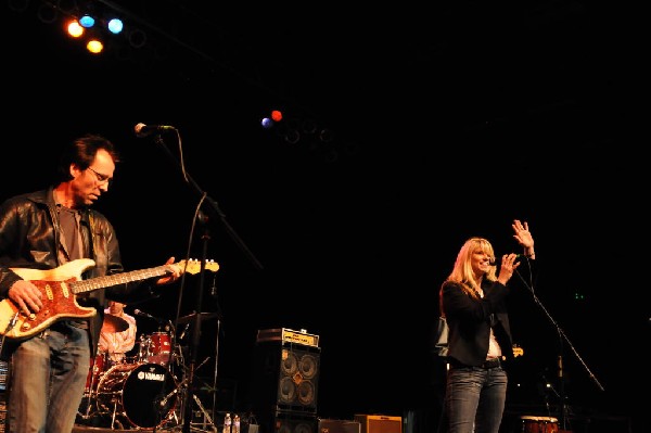 Paula Nelson at the Help Austin Help Haiti Benefit, Austin Music Hall