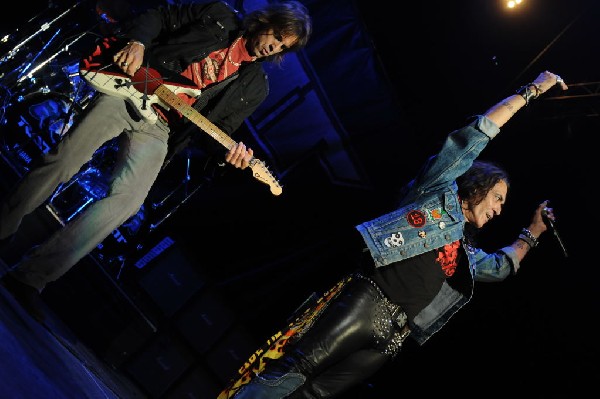 Ratt at the AT&T Center in San Antonio, Texas 07/23/10 - photo by Jeff