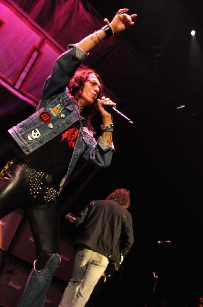 Ratt at the AT&T Center in San Antonio, Texas 07/23/10 - photo by Jeff