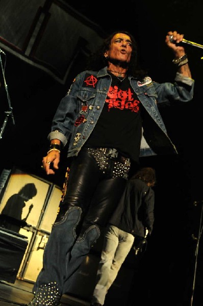 Ratt at the AT&T Center in San Antonio, Texas 07/23/10 - photo by Jeff