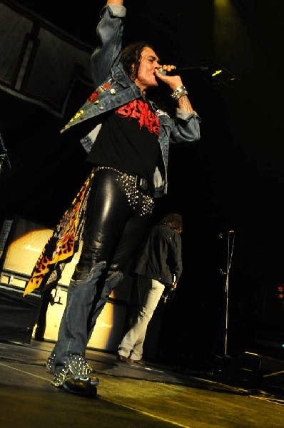 Ratt at the AT&T Center in San Antonio, Texas 07/23/10 - photo by Jeff