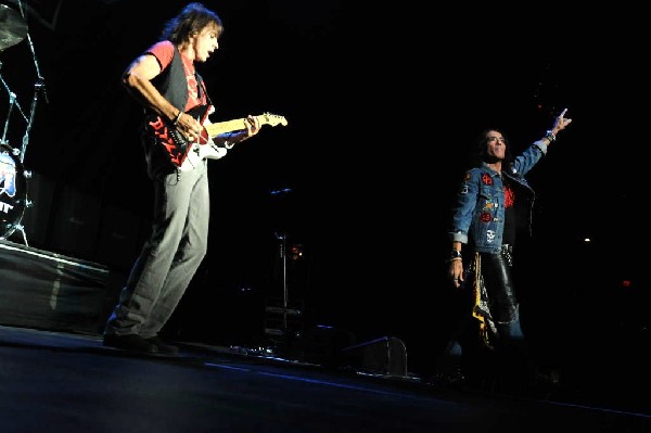 Ratt at the AT&T Center in San Antonio, Texas 07/23/10 - photo by Jeff