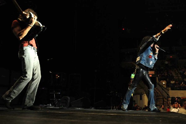 Ratt at the AT&T Center in San Antonio, Texas 07/23/10 - photo by Jeff