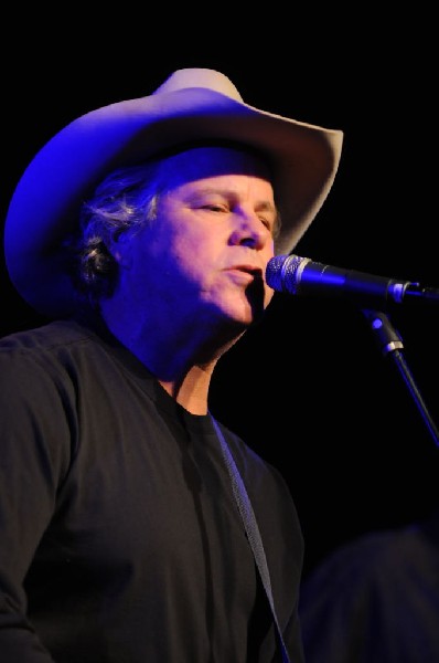Robert Earl Keen at La Zona Rosa, Austin, Texas