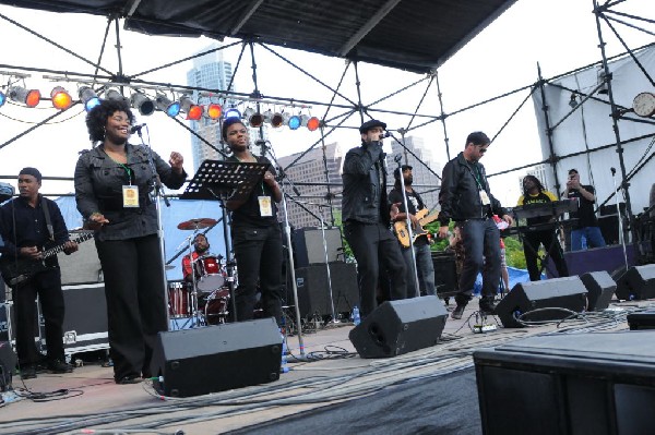 Roots Revealers at the Austin Reggae Festival, 04/17/10, Auditorium Shores,