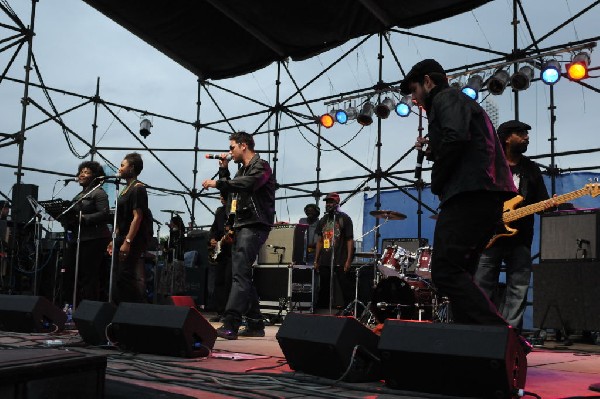 Roots Revealers at the Austin Reggae Festival, 04/17/10, Auditorium Shores,