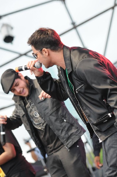 Roots Revealers at the Austin Reggae Festival, 04/17/10, Auditorium Shores,