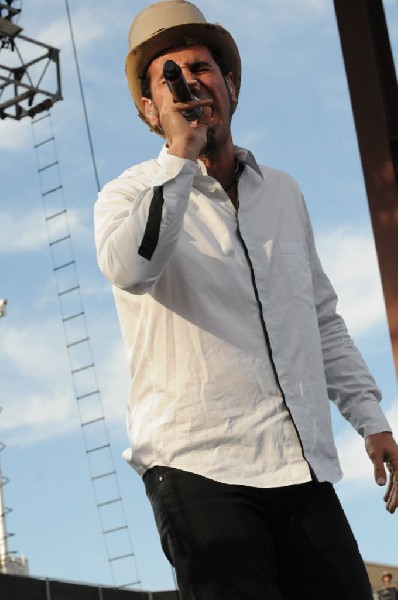 Serj Tankian at Ozzfest 2008, Pizza Hut Park, Frisco, Texas