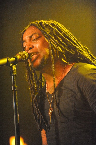 Sevendust acoustic set at Emo's in Austin, Texas 04/06/2014 - photo by Jeff