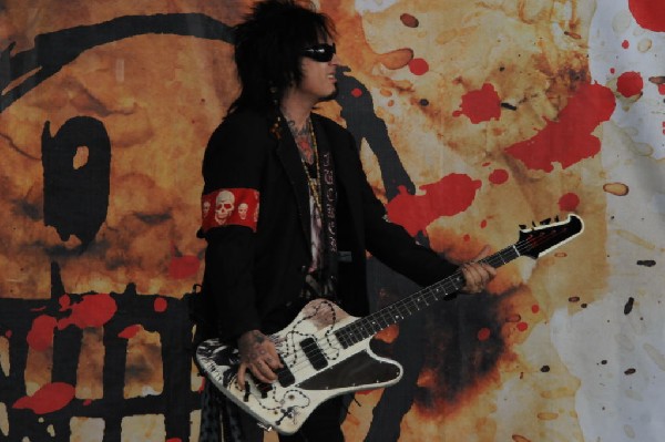 Sixx:A.M. at the Verizon Wireless Amphitheater, Selma, Texas