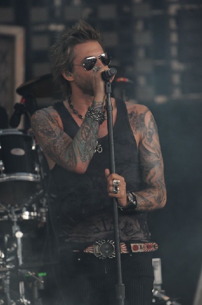 Sixx:A.M. at the Verizon Wireless Amphitheater, Selma, Texas