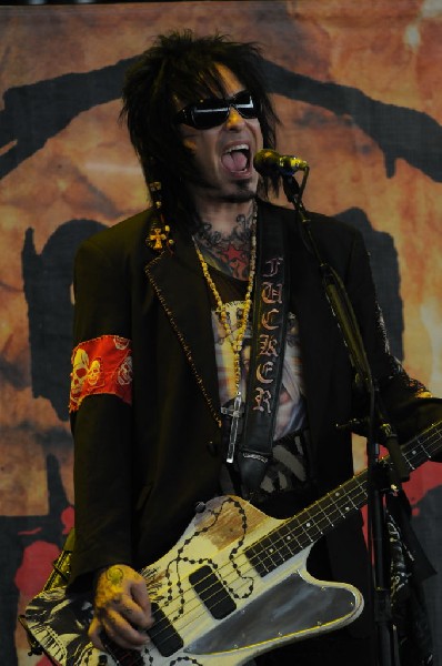 Sixx:A.M. at the Verizon Wireless Amphitheater, Selma, Texas