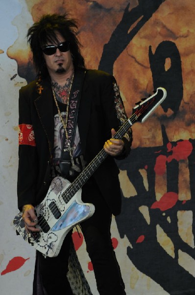 Sixx:A.M. at the Verizon Wireless Amphitheater, Selma, Texas