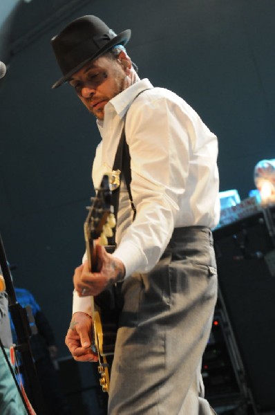 Social Distortion at Stubb's BarBQ, Austin Texas, 11/18/10