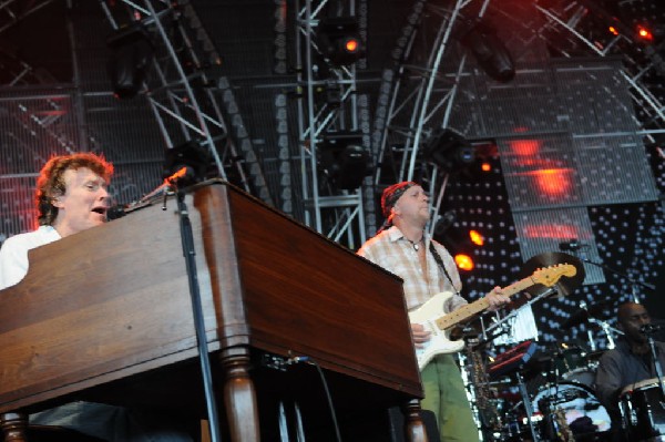 Steve Winwood at the  Verizon Wireless Amphitheater