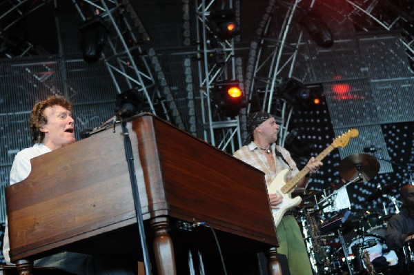 Steve Winwood at the  Verizon Wireless Amphitheater