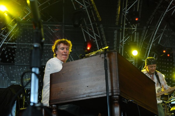 Steve Winwood at the  Verizon Wireless Amphitheater