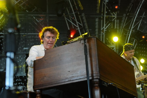 Steve Winwood at the  Verizon Wireless Amphitheater