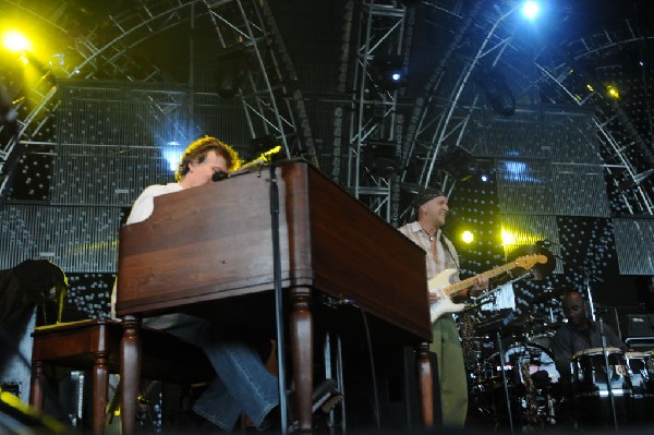 Steve Winwood at the  Verizon Wireless Amphitheater