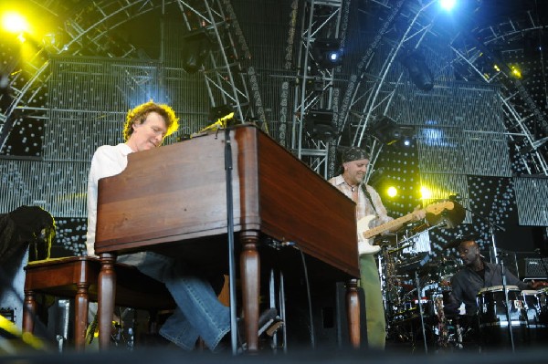 Steve Winwood at the  Verizon Wireless Amphitheater