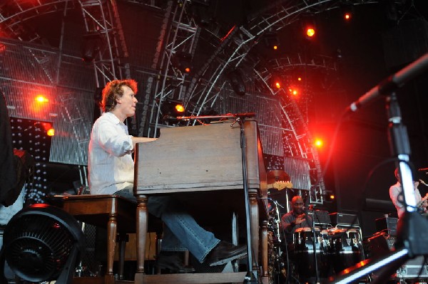 Steve Winwood at the  Verizon Wireless Amphitheater