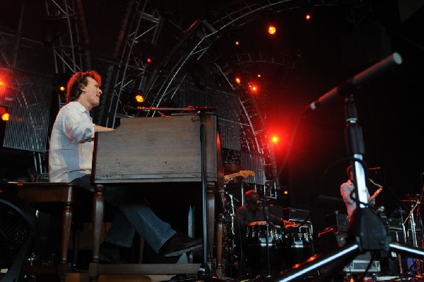 Steve Winwood at the  Verizon Wireless Amphitheater