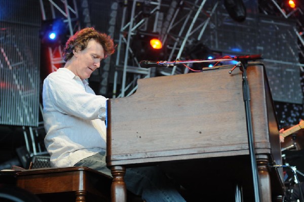 Steve Winwood at the  Verizon Wireless Amphitheater