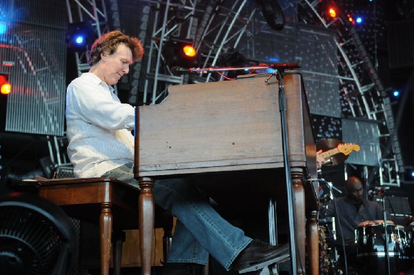 Steve Winwood at the  Verizon Wireless Amphitheater