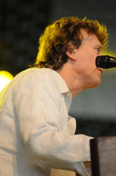 Steve Winwood at the  Verizon Wireless Amphitheater