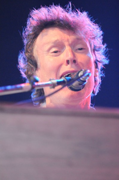 Steve Winwood at the  Verizon Wireless Amphitheater