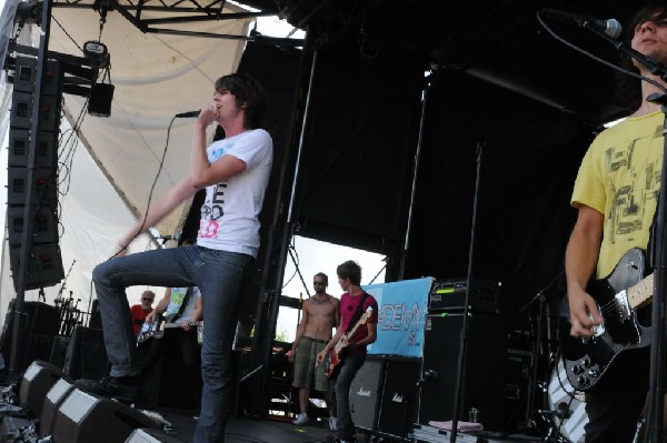 The Academy Is on the Route 66 Stage, Warped Tour, Verizon Wireless Amphith