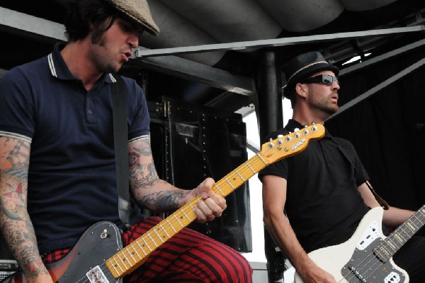 The Briggs on the Hurley Stage, Warped Tour, Verizon Wireless Amphitheater,