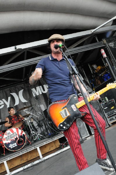 The Briggs on the Hurley Stage, Warped Tour, Verizon Wireless Amphitheater,