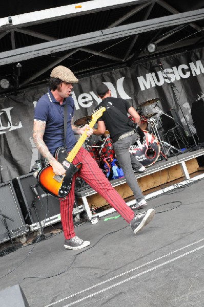 The Briggs on the Hurley Stage, Warped Tour, Verizon Wireless Amphitheater,