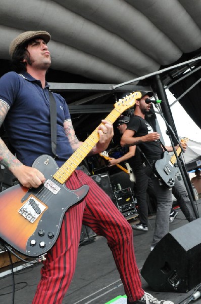 The Briggs on the Hurley Stage, Warped Tour, Verizon Wireless Amphitheater,