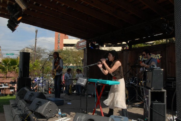 The Golden Dogs at the Roky Erickson Ice Cream Social at Threadgill's, Aust