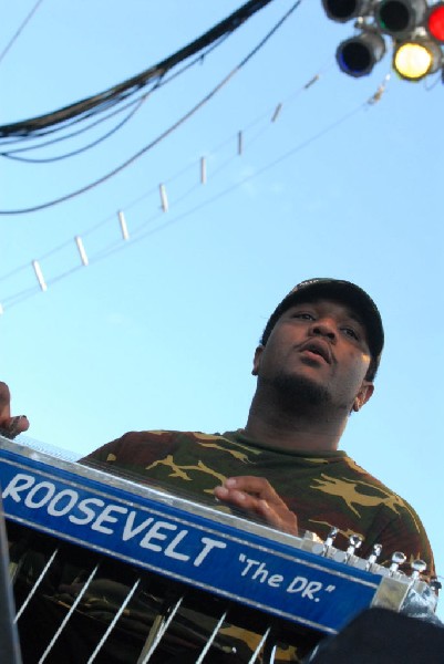 The Lee Boys at The Back Yard, Austin, Texas