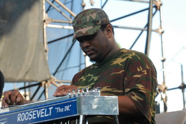 The Lee Boys at The Back Yard, Austin, Texas