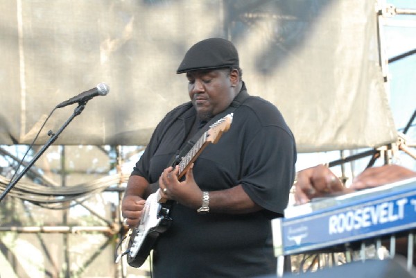 The Lee Boys at The Back Yard, Austin, Texas