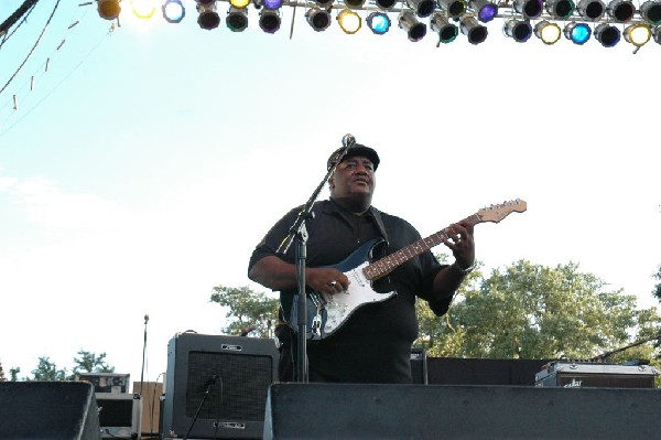 The Lee Boys at The Back Yard, Austin, Texas