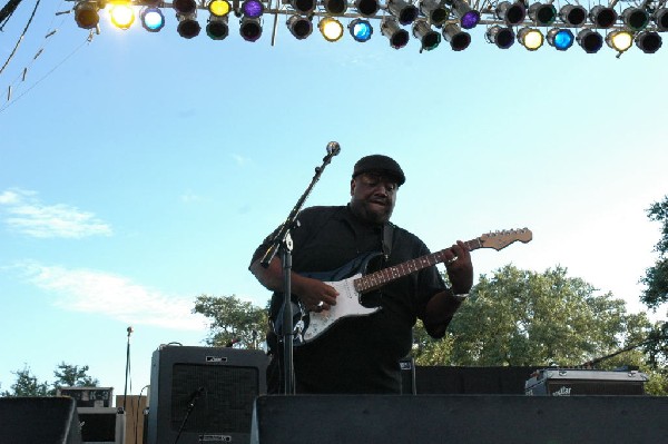 The Lee Boys at The Back Yard, Austin, Texas