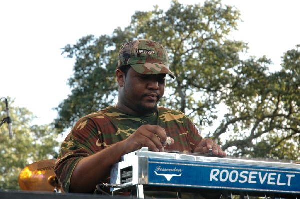 The Lee Boys at The Back Yard, Austin, Texas
