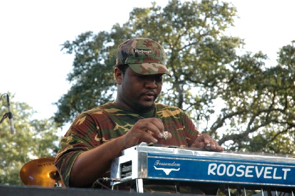 The Lee Boys at The Back Yard, Austin, Texas